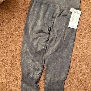 Victoria’s Secret - PINK! Blue seamless leggings